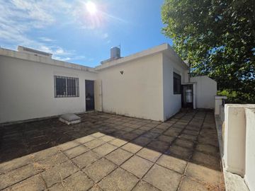 VENTA. CASA 7 AMB. COCHERA. VILLA URQUIZA. CABA