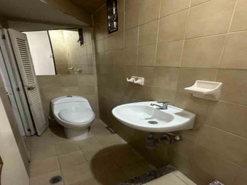 CASA EN ARRIENDO UBICADA EN ENVIGADO SECTOR EL DORADO
