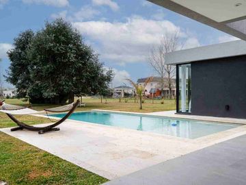 Casa 6 Ambientes en Venta – Fincas de San Vicente