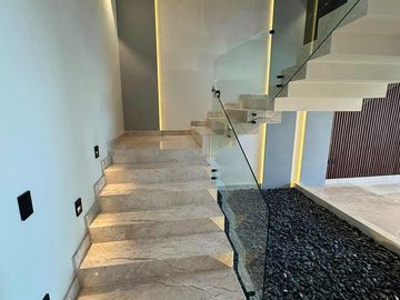 CASA EN VENTA EN LOMAS DE ANGELOPOLIS II