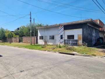 LOCALES VENTA LOMAS DE ZAMORA  CON LOTE LIBRE