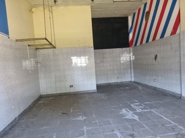 LOCALES VENTA LOMAS DE ZAMORA  CON LOTE LIBRE