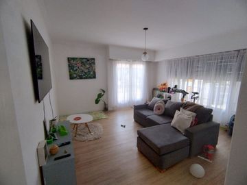 CHALET 8 AMBIENTES EN VENTA EN ADROGUE CON PARQUE