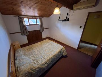 CHALET 8 AMBIENTES EN VENTA EN ADROGUE CON PARQUE