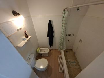 CHALET 8 AMBIENTES EN VENTA EN ADROGUE CON PARQUE