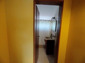 CHALET 8 AMBIENTES EN VENTA EN ADROGUE CON PARQUE