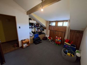 CHALET 8 AMBIENTES EN VENTA EN ADROGUE CON PARQUE