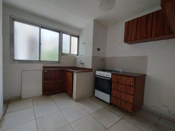 VENTA DEPTO 4AMB-BALCON-FRENTE-ALMAGRO-APT CREDITO