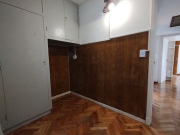 VENTA DEPTO 4AMB-BALCON-FRENTE-ALMAGRO-APT CREDITO