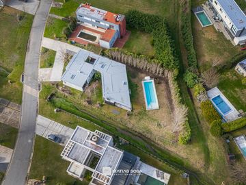 Alquiler 24 meses - Casa 4 ambientes - Piscina - Arenas del Sur