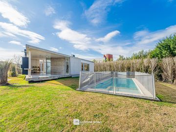Alquiler 24 meses - Casa 4 ambientes - Piscina - Arenas del Sur