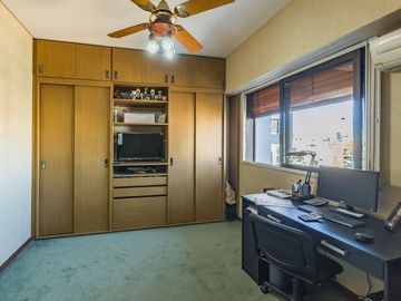 VENTA PENTHOUSE DÚPLEX 4 AMB. C/DEP + 2 GUARDACOCH