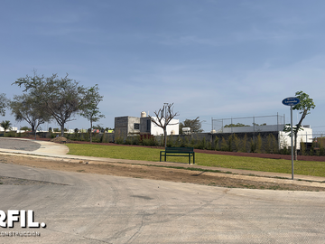 Casa en Venta en Residencial Bielva Colima 3 Recámaras Vestidor Frente Jardín