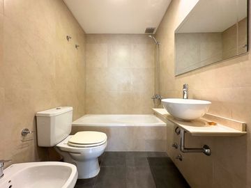 VENTA DEPTO 2 AMB C/COCHERA TOILETTE CABALLITO