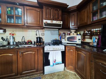 Casa 4 amb en venta - Haedo - Terraza y cocheras