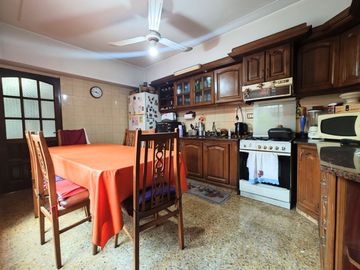 Casa 4 amb en venta - Haedo - Terraza y cocheras