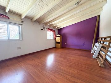 VENTA CASA MULTIFAMILIAR 5 AMBIENTES I. CASANOVA