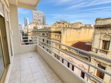 Oficina venta - San Nicolás - 2 deptos unificados