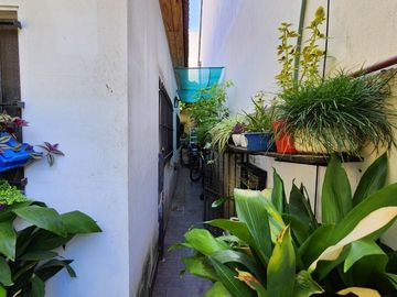 VENTA CASA 4 AMBIENTES A REFACCIONAR EN VERSALLES