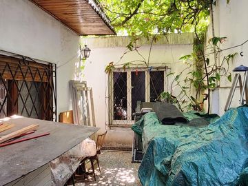 VENTA CASA 4 AMBIENTES A REFACCIONAR EN VERSALLES