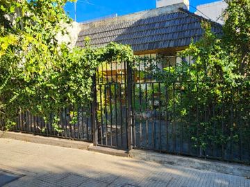 VENTA CASA 4 AMBIENTES A REFACCIONAR EN VERSALLES