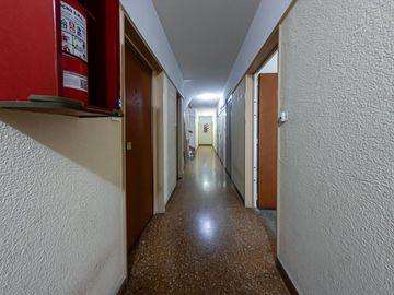 Venta 3 ambientes con cochera Flores