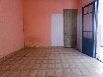 Venta 2 LOCALES Pompeya + CASA 3 dorm, terraza