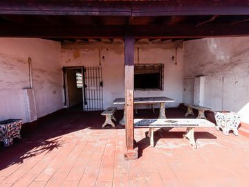 Venta 2 LOCALES Pompeya + CASA 3 dorm, terraza
