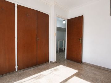 VENTA PH 5 AMBIENTES CONSTITUCION SIN EXPENSAS
