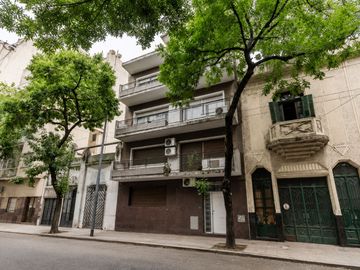 VENTA PH 5 AMBIENTES CONSTITUCION SIN EXPENSAS