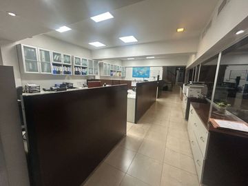 VENTA OFICINAS CON DEPOSITO SAN CRISTOBAL