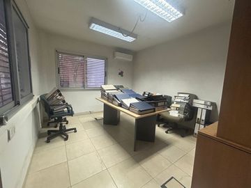 VENTA OFICINAS CON DEPOSITO SAN CRISTOBAL