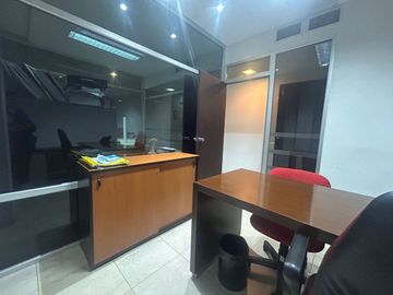 VENTA OFICINAS CON DEPOSITO SAN CRISTOBAL