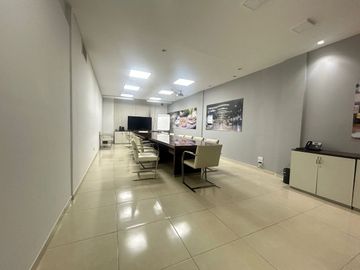VENTA OFICINAS CON DEPOSITO SAN CRISTOBAL