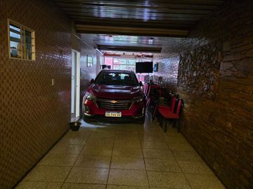 Venta casa 4 amb 2 plantas cochera jardin Liniers