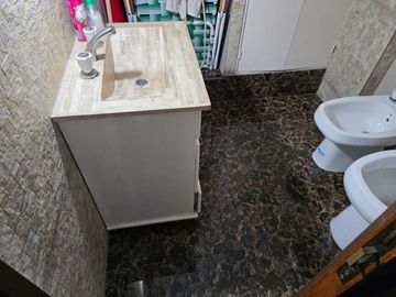 Venta casa 4 amb 2 plantas cochera jardin Liniers