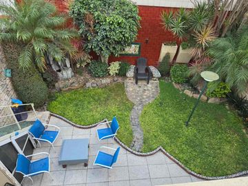 Venta casa 4 amb 2 plantas cochera jardin Liniers