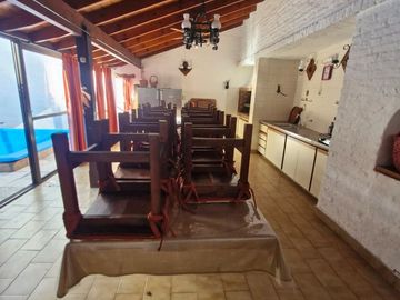CASA EN VENTA QUINCHO PILETA COCHERA TERRAZA