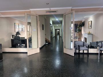 VENTA  3 AMBIENTES DEPENDENCIA BALCON MONSERRAT