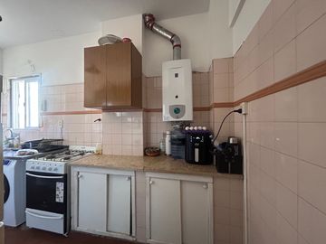 VENTA  3 AMBIENTES DEPENDENCIA BALCON MONSERRAT