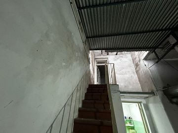 Venta Local Calle con Vivienda Sin Expensas Flores