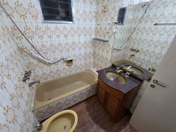 Venta 4 amb dependencia cochera  Villa del Parque