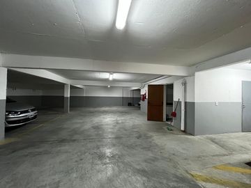 VENTA COCHERA EN SAN CRISTOBAL