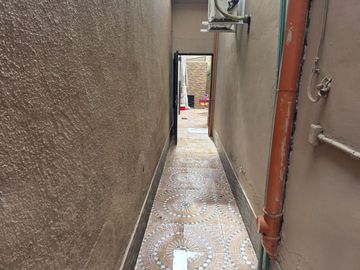 Venta casa 5 ambientes fondo cochera Liniers
