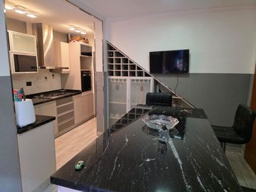 Venta casa 5 ambientes fondo cochera Liniers