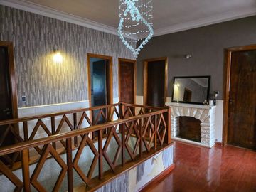 Venta casa 5 ambientes fondo cochera Liniers