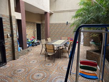 Venta casa 5 ambientes fondo cochera Liniers