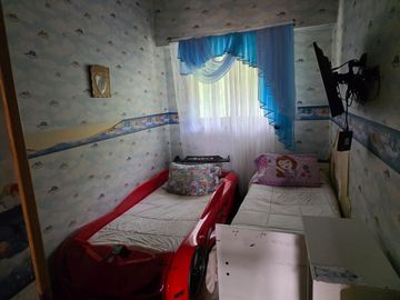 Venta casa 5 ambientes fondo cochera Liniers