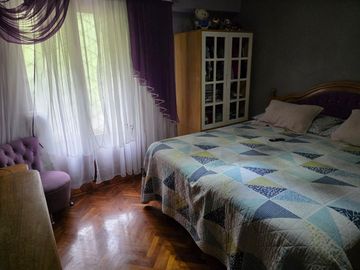 Venta casa 5 ambientes fondo cochera Liniers
