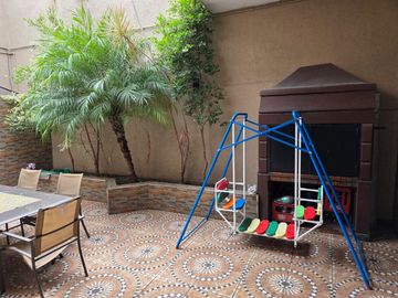 Venta casa 5 ambientes fondo cochera Liniers